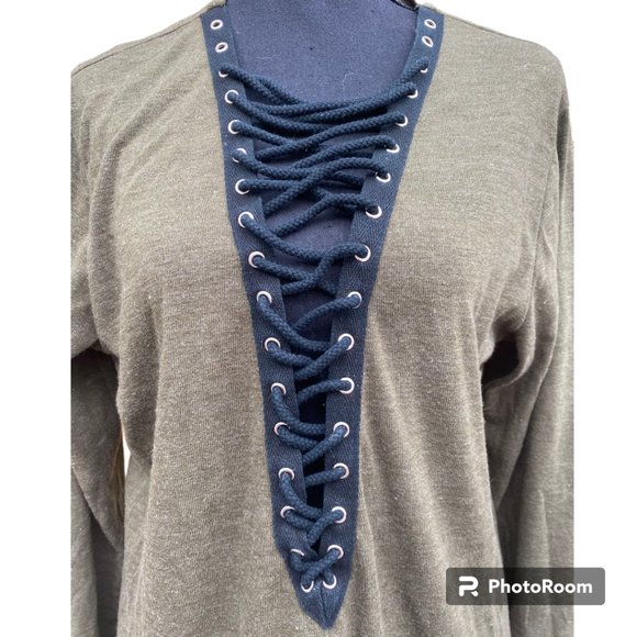 Ecru Lab Women's Olive Green Lace-Up Long Sleeve Top sz M - Picture 2 of 8